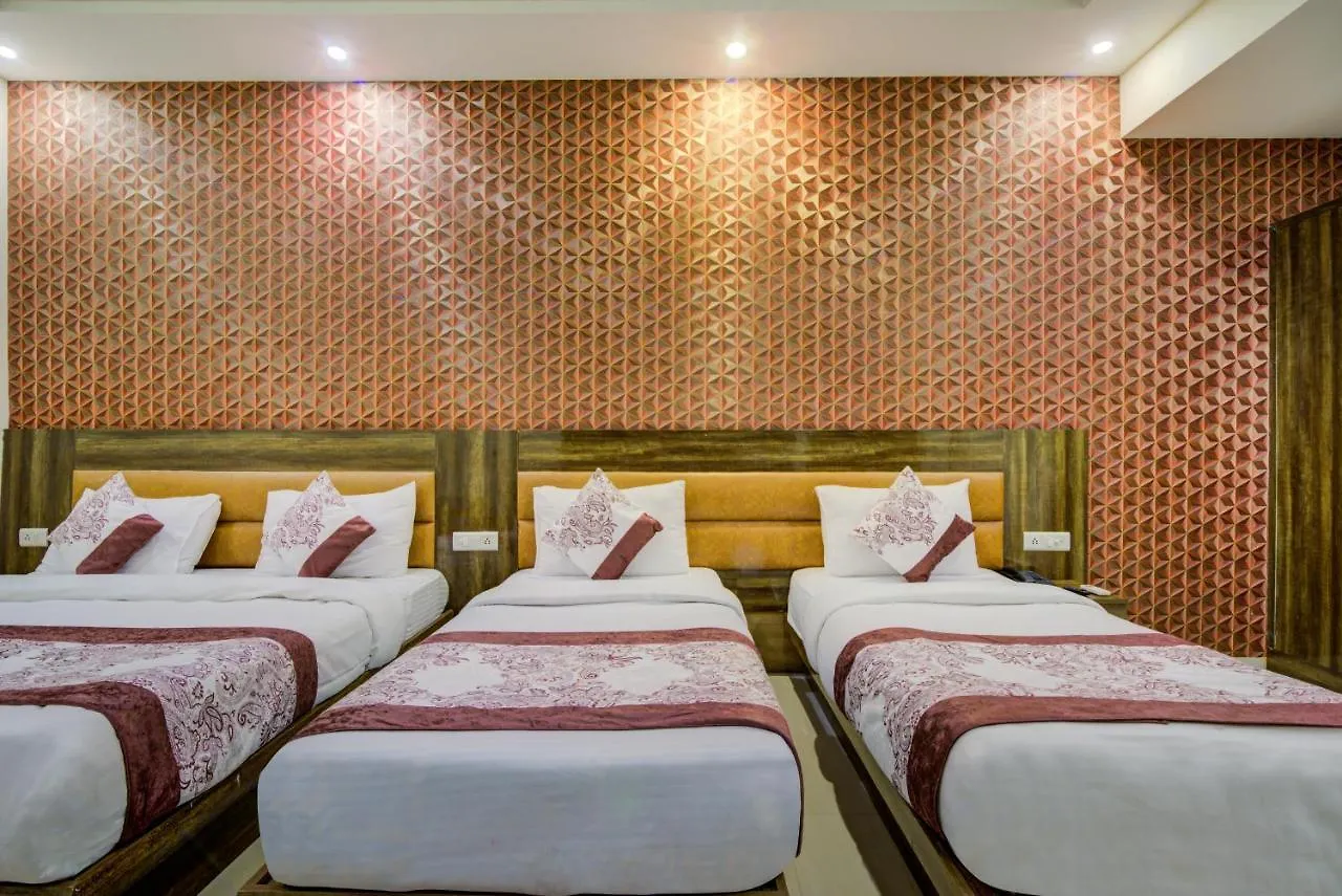 ניו דלהי Hotel Smart Plaza Delhi Airport 4*, ניו דלהי